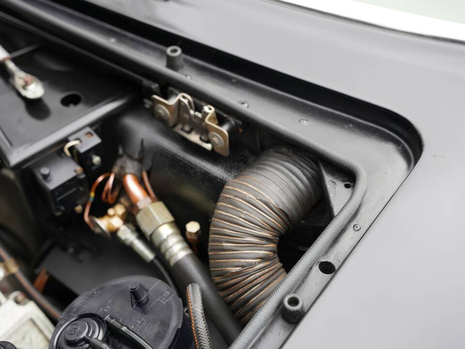 Bild 15/50 von Aston Martin V8 Volante (1982)