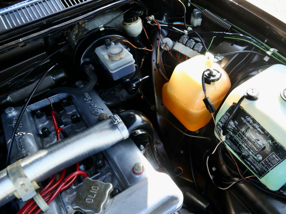 Bild 34/50 von Alfa Romeo Alfetta 2.0 (1984)