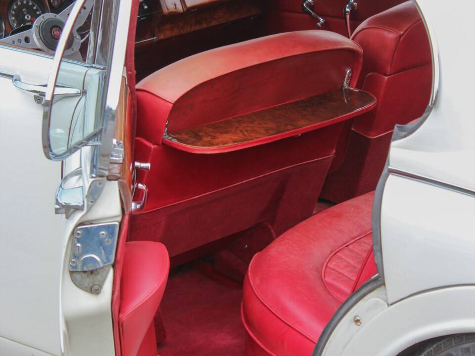 Immagine 17/26 di Jaguar Mk II 3.8 (1961)