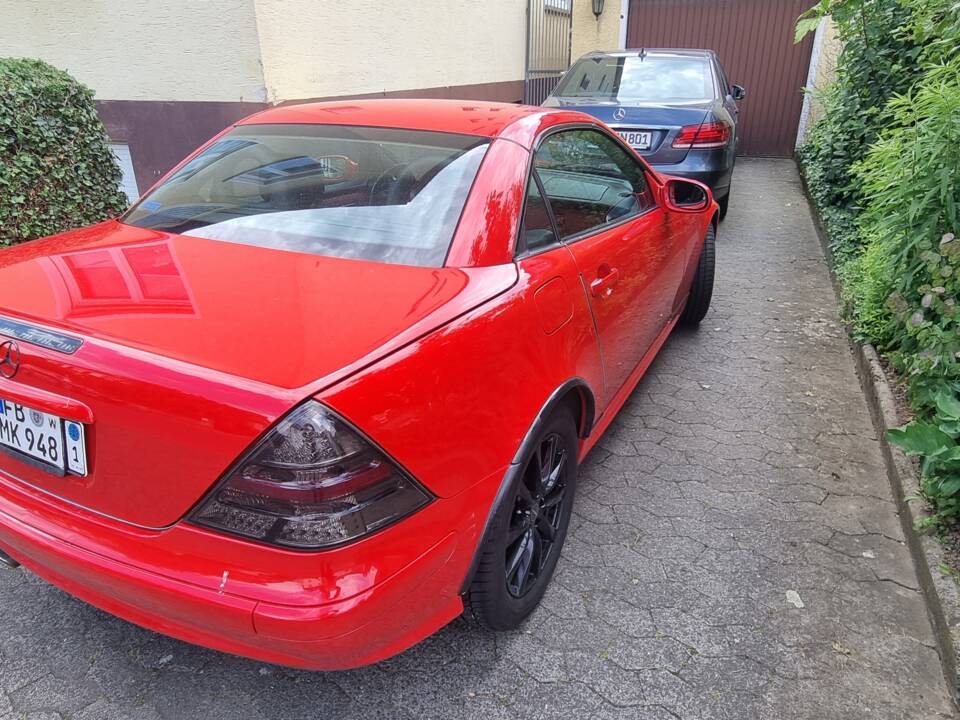 Image 9/25 of Mercedes-Benz SLK 320 (2003)