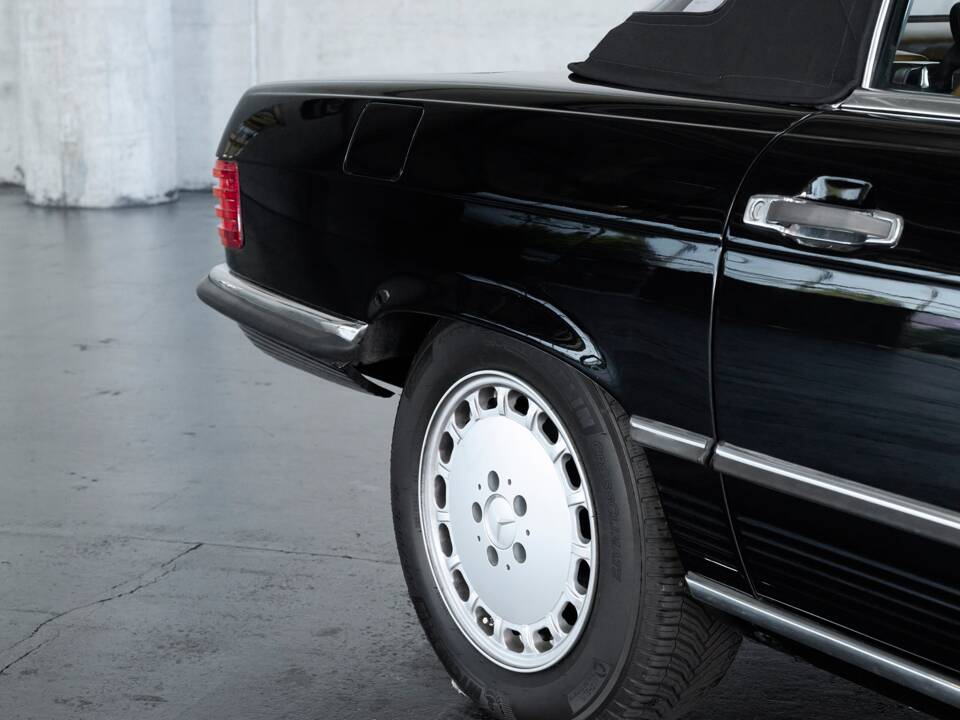 Image 25/50 de Mercedes-Benz 560 SL (1989)