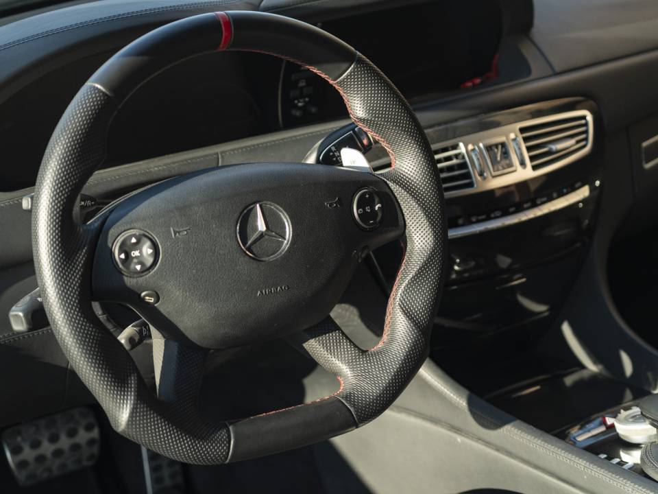 Afbeelding 38/50 van Mercedes-Benz CL 63 AMG (2009)
