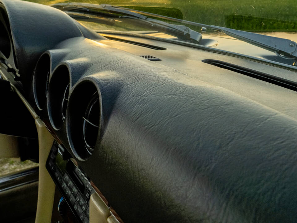 Immagine 21/42 di Mercedes-Benz 300 SL (1986)