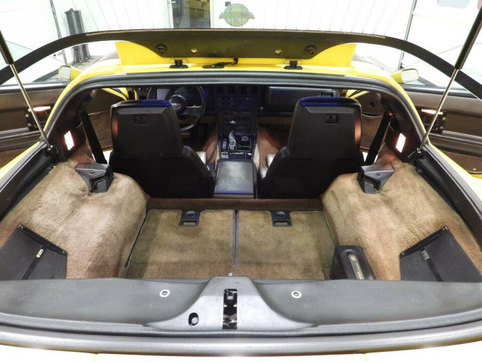 Image 10/15 de Chevrolet Corvette (1984)