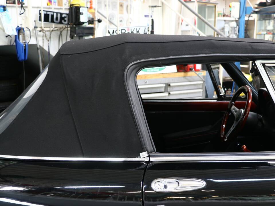 Bild 15/32 von Alfa Romeo 2.0 Spider (1989)