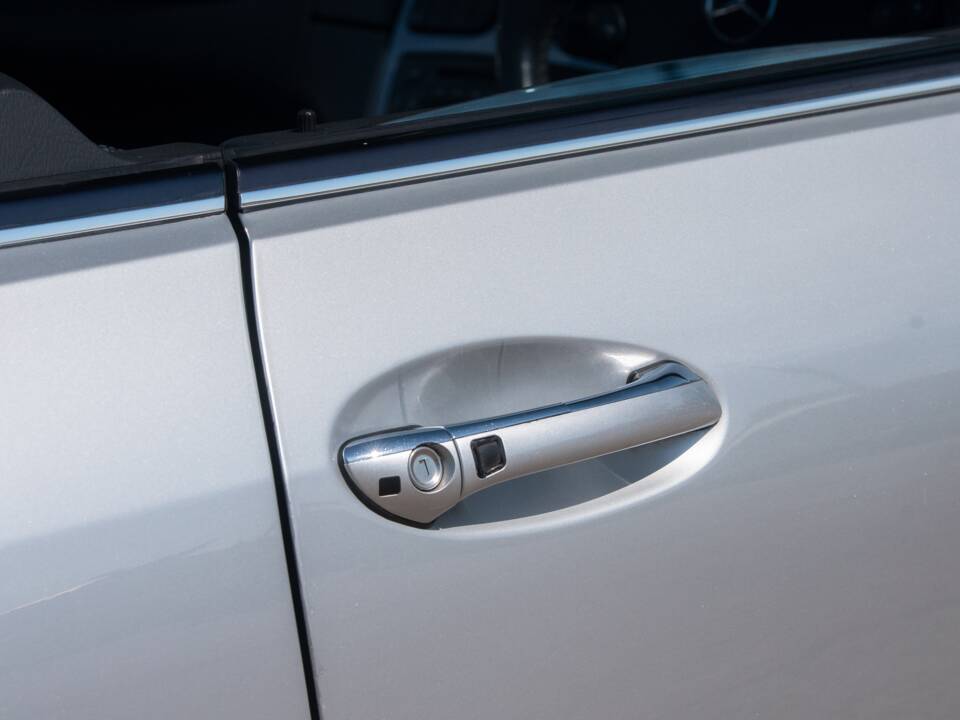 Image 32/50 of Mercedes-Benz CLK 55 AMG (2003)
