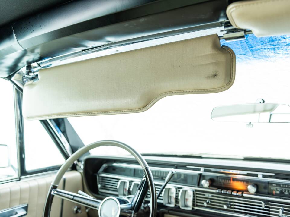 Bild 87/100 von Lincoln Continental Convertible (1965)
