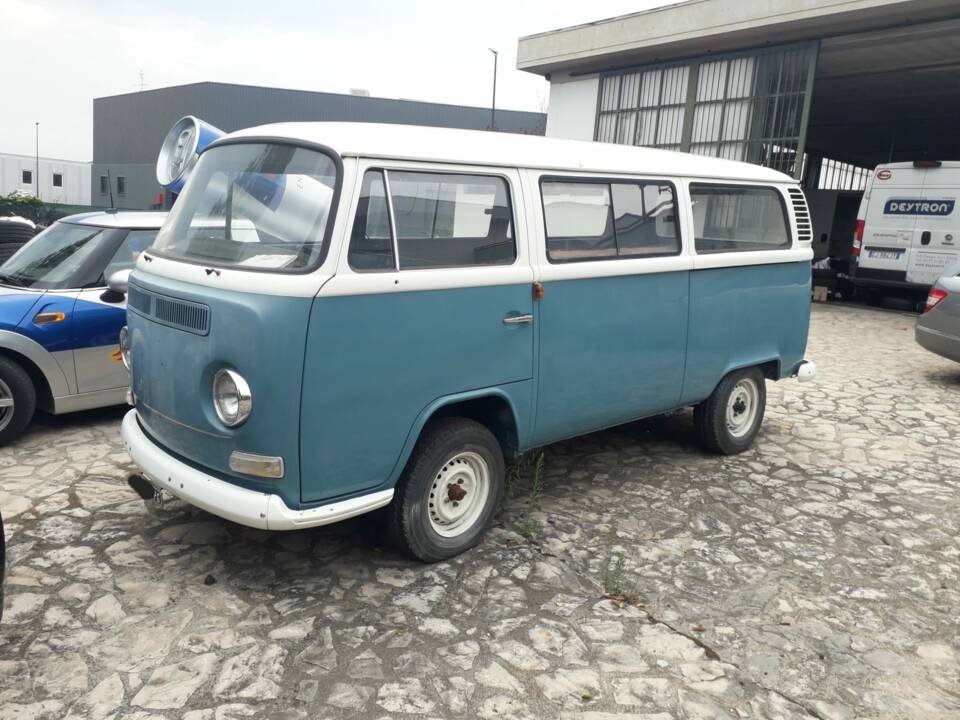 Bild 1/18 von Volkswagen T2b Kleinbus (1972)