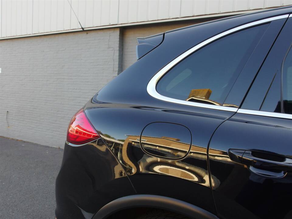Image 23/96 of Porsche Cayenne S Diesel (2013)