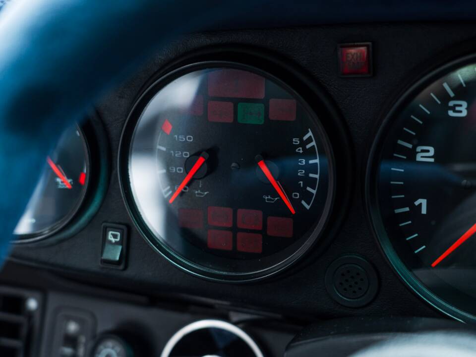 Afbeelding 35/61 van Porsche 911 Carrera 4 (1990)