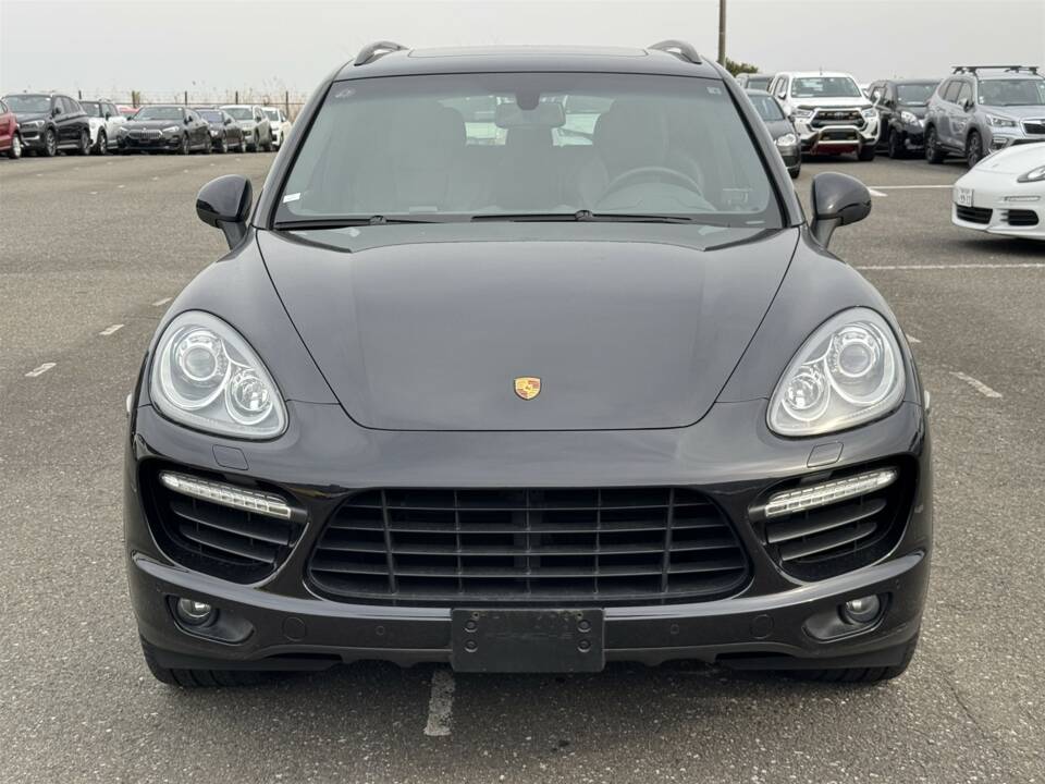 Bild 8/63 von Porsche Cayenne Turbo (2010)