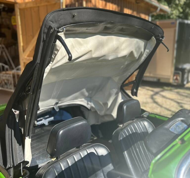 Image 24/86 of Volkswagen Karmann Ghia 1600 (1973)