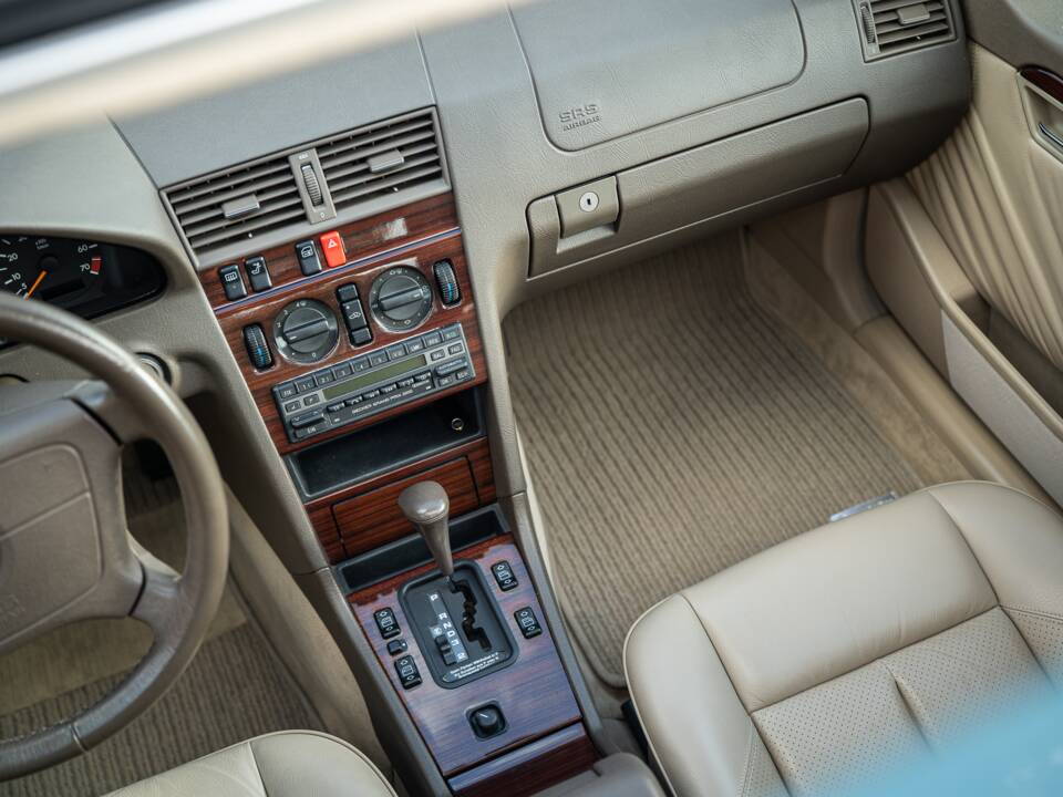 Bild 37/74 von Mercedes-Benz C 280 (1993)