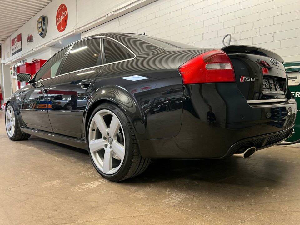 Image 14/17 of Audi RS6 (2004)