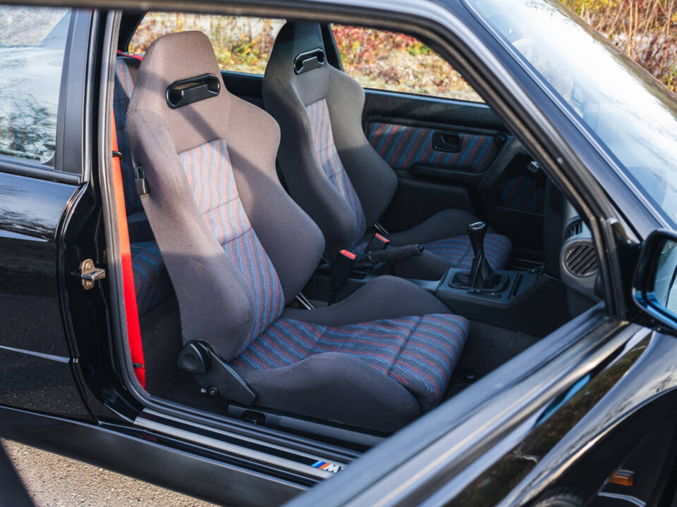 Image 35/50 of BMW M3 Sport Evo (1990)