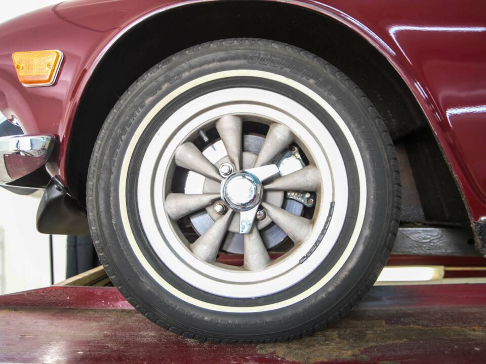 Image 50/50 of Triumph TR 6 PI (1969)