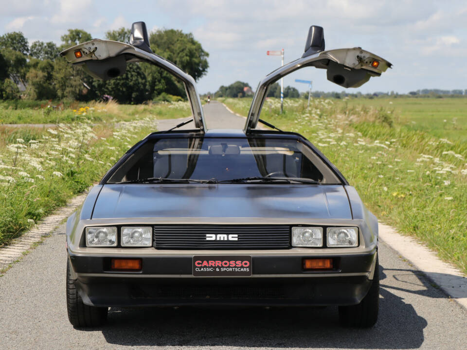 Image 8/32 of DeLorean DMC-12 (1981)