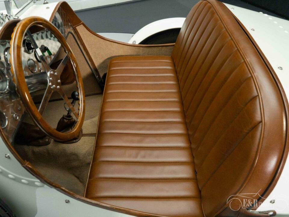 Image 15/19 of Bugatti Type 35 B (1970)