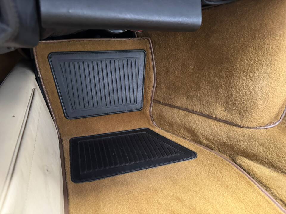 Image 51/59 of Ferrari 328 GTS (1988)