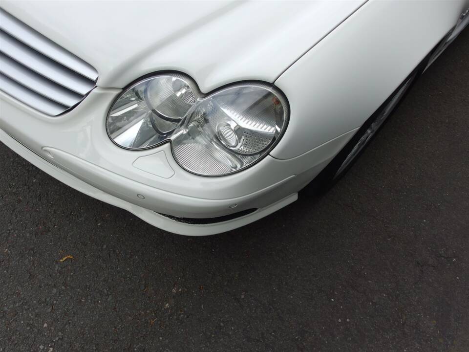 Image 29/97 de Mercedes-Benz SL 55 AMG (2003)