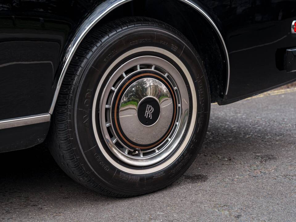 Image 13/29 of Rolls-Royce Corniche IV (1993)