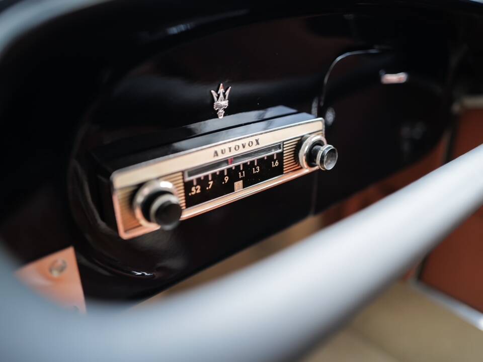 Image 13/17 of Maserati 3500 GT Touring (1957)