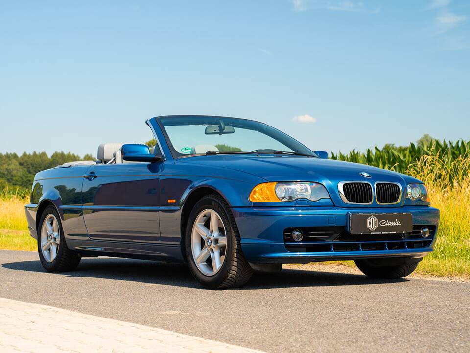Image 3/31 of BMW 325Ci (2001)