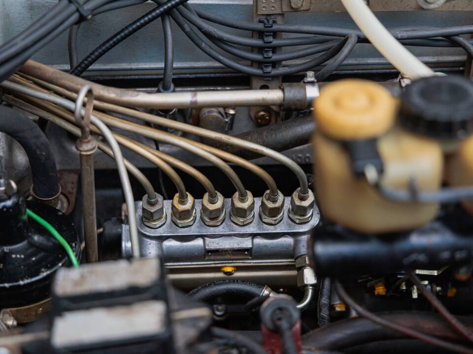 Image 33/50 of Mercedes-Benz 280 SL (1971)