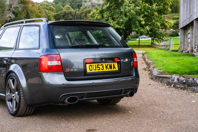 Image 30/50 of Audi RS6 Avant (2003)