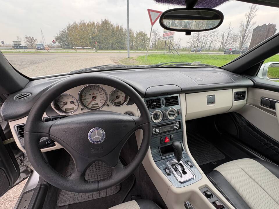 Image 9/11 of Mercedes-Benz SLK 230 Kompressor (1998)