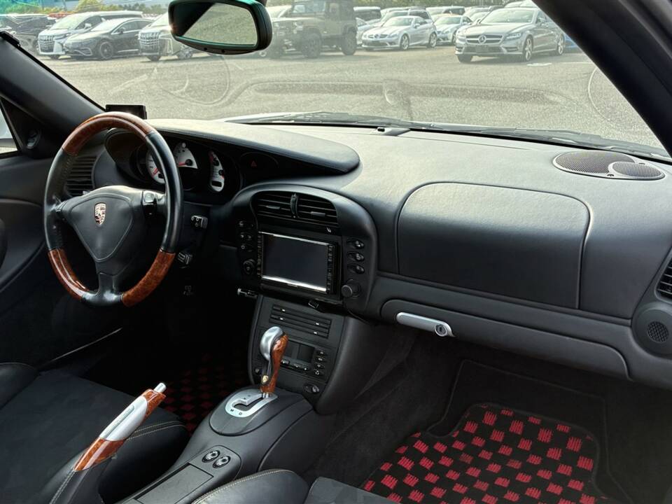 Bild 23/46 von Porsche 911 Turbo (2004)