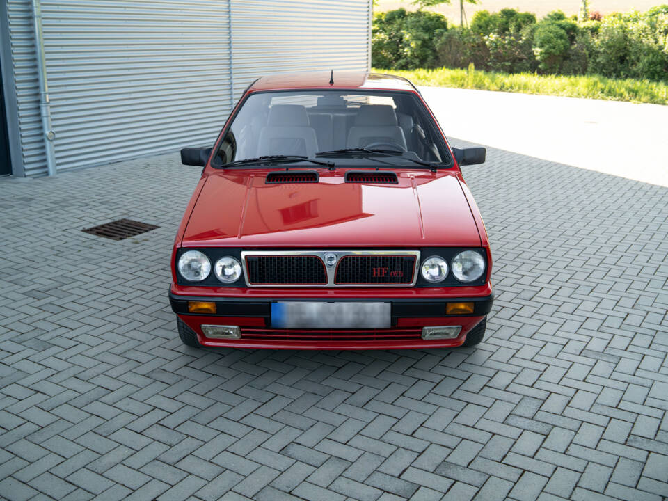 Bild 2/41 von Lancia Delta HF 4WD (1987)