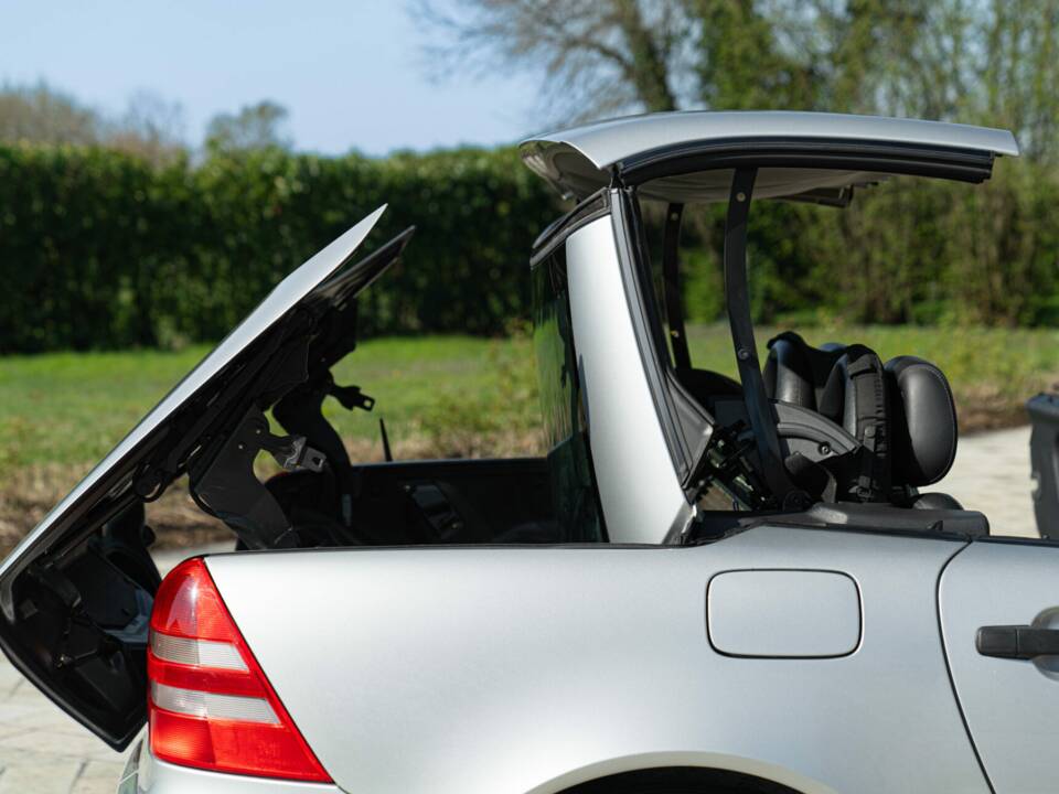 Afbeelding 20/50 van Mercedes-Benz SLK 200 (1997)