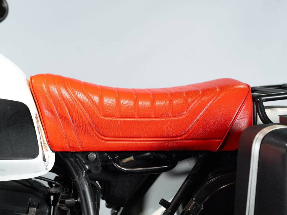 Bild 29/34 von BMW DUMMY (1987)