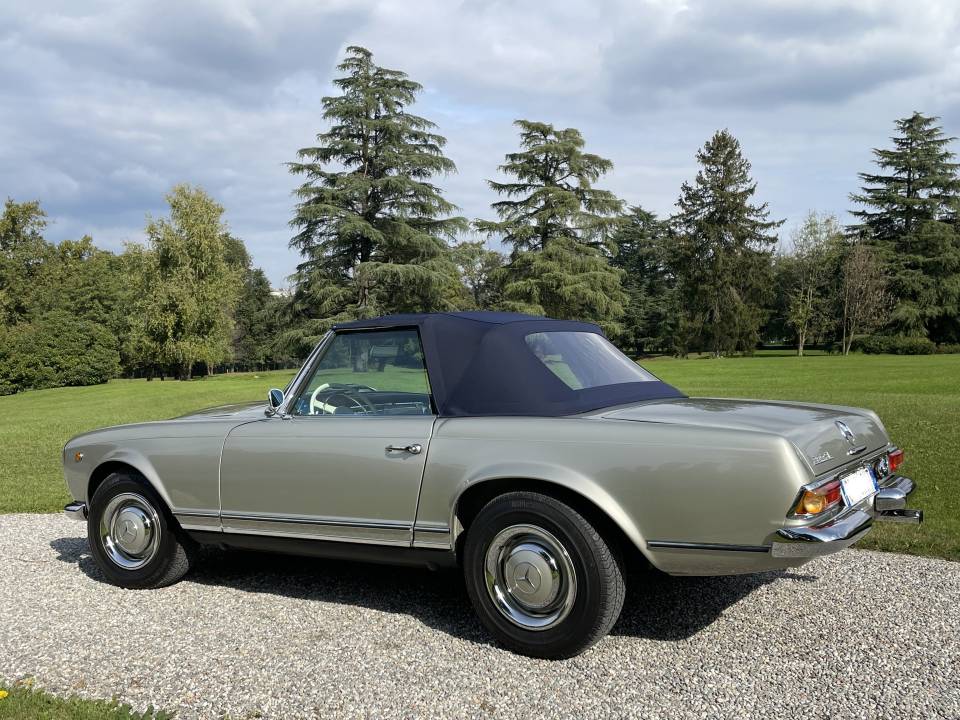 Image 10/29 of Mercedes-Benz 230 SL (1965)