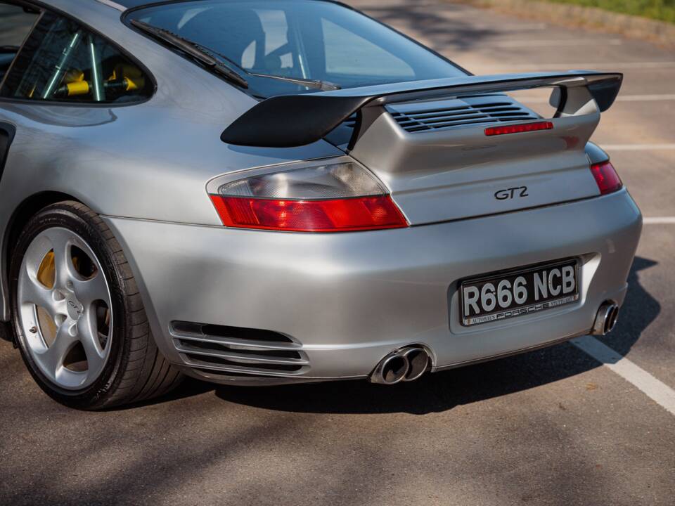 Bild 25/50 von Porsche 911 GT2 (2002)