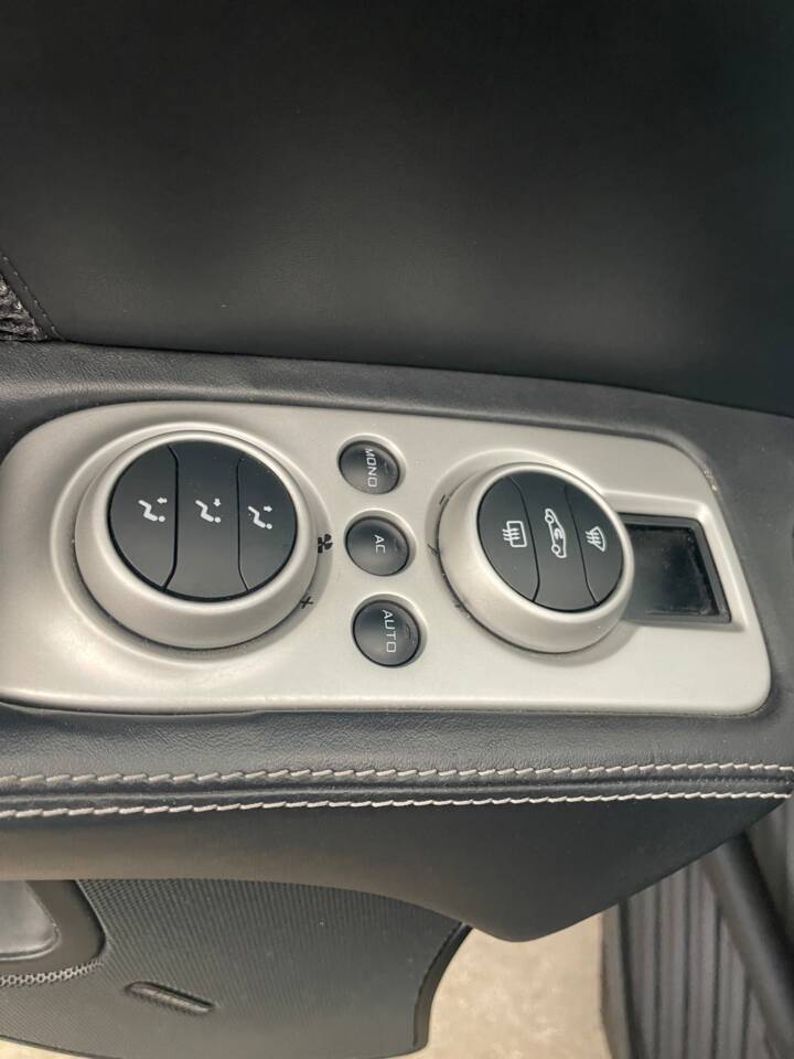 Bild 3/14 von McLaren MP4-12C (2011)