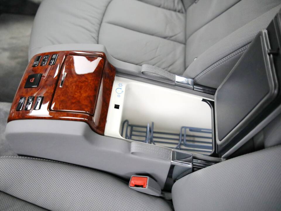 Bild 12/30 von Maybach 57 (2003)