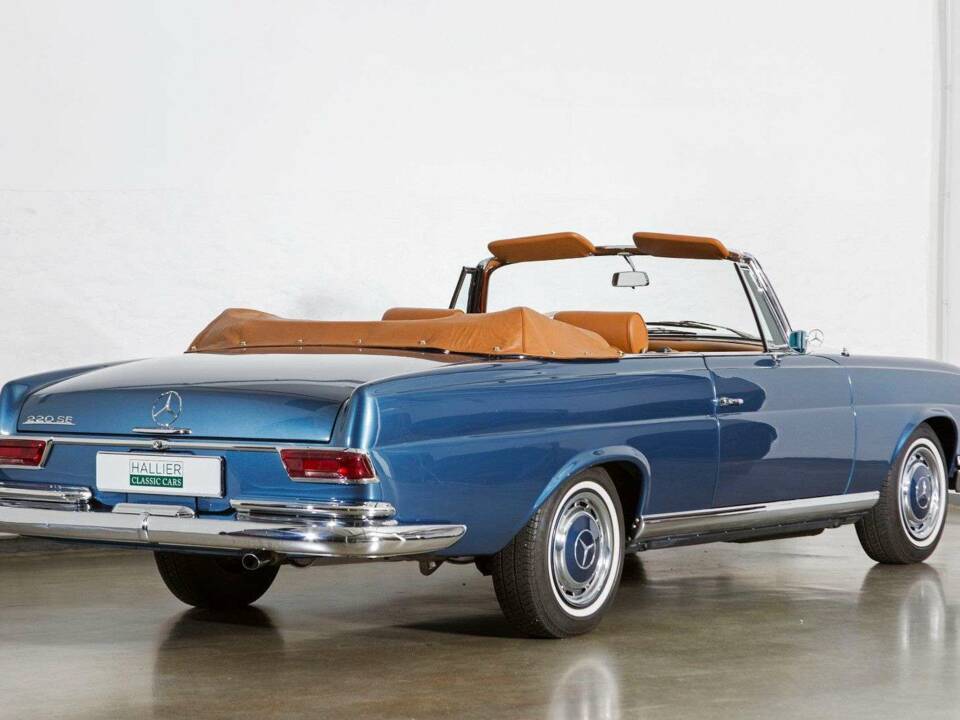 Image 3/20 de Mercedes-Benz 220 SE b (1965)