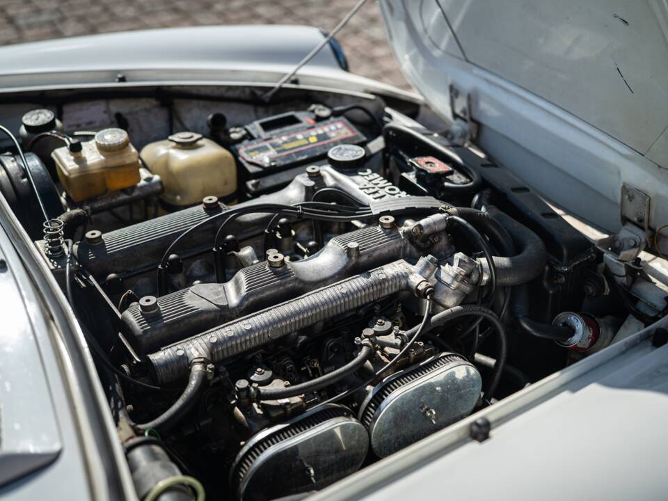Image 12/40 of Alfa Romeo 2.0 Spider (1987)