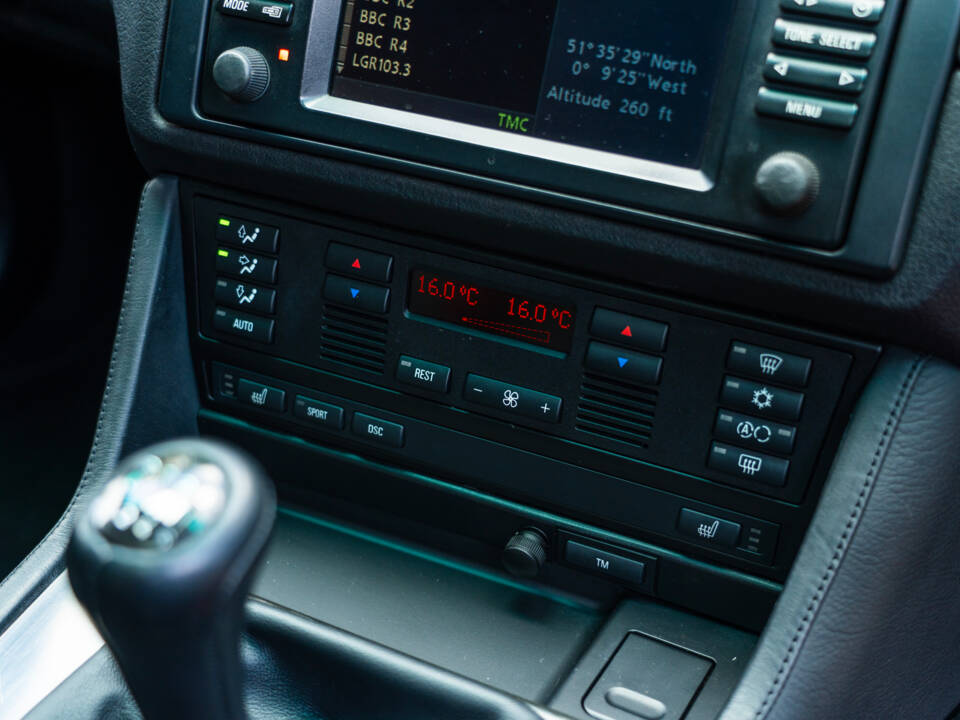 Image 36/56 of BMW M5 (2000)