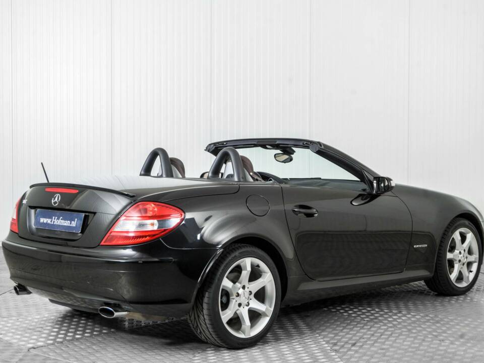 Immagine 2/50 di Mercedes-Benz SLK 200 Kompressor (2004)
