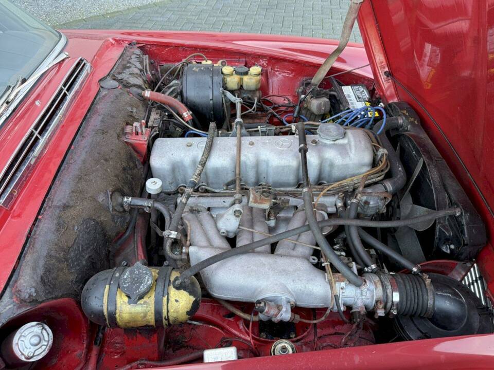 Image 20/36 of Mercedes-Benz 250 SL (1968)