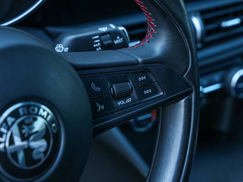 Bild 23/50 von Alfa Romeo Giulia Quadrifoglio (2017)