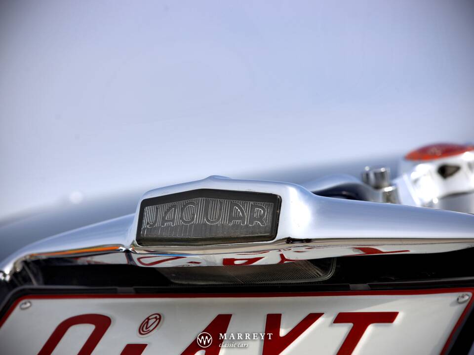Image 50/78 of Jaguar XK 150 3.4 S OTS (1958)