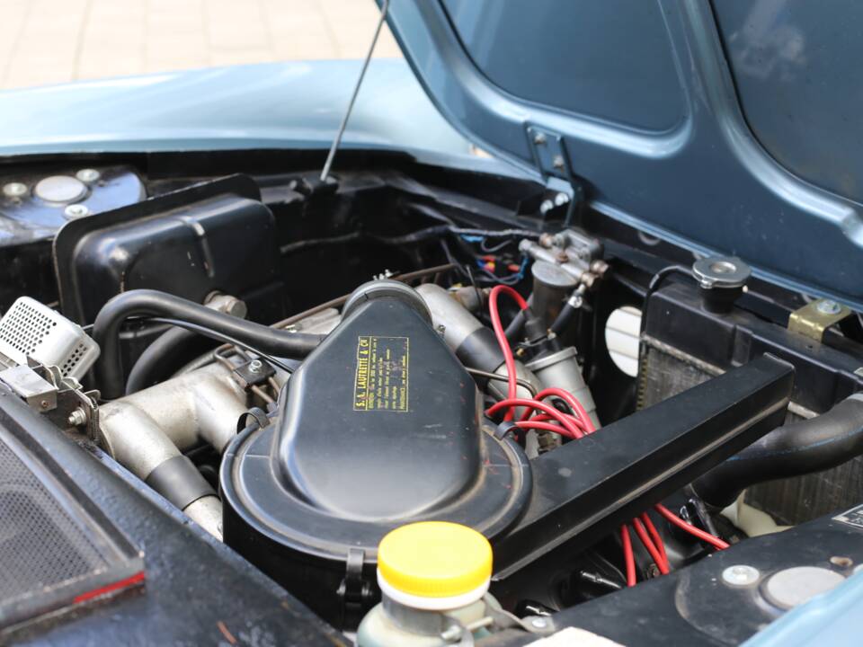 Image 54/56 of Peugeot 404 Coupé (1968)