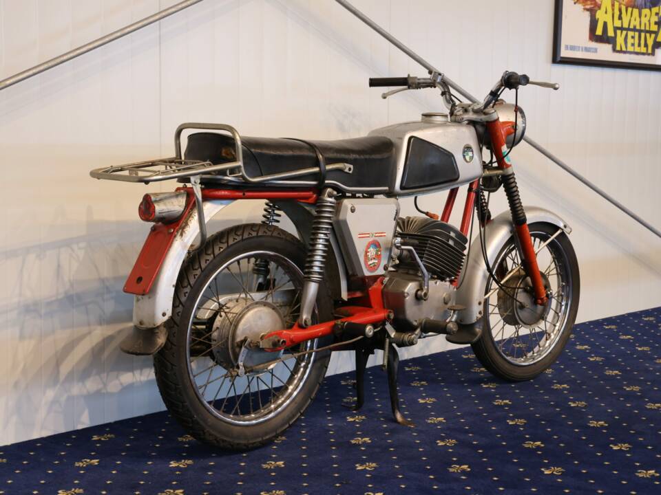 Image 4/28 of Puch M 125 (1968)
