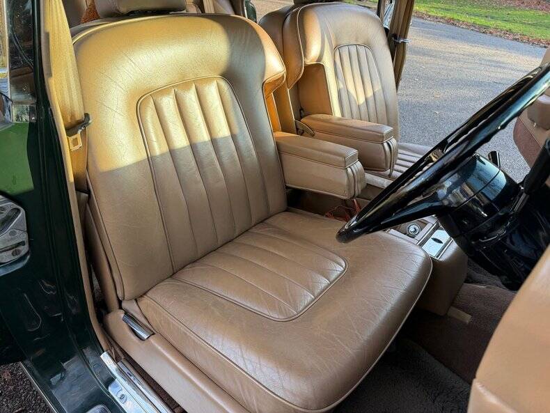 Immagine 23/50 di Rolls-Royce Silver Shadow II (1979)