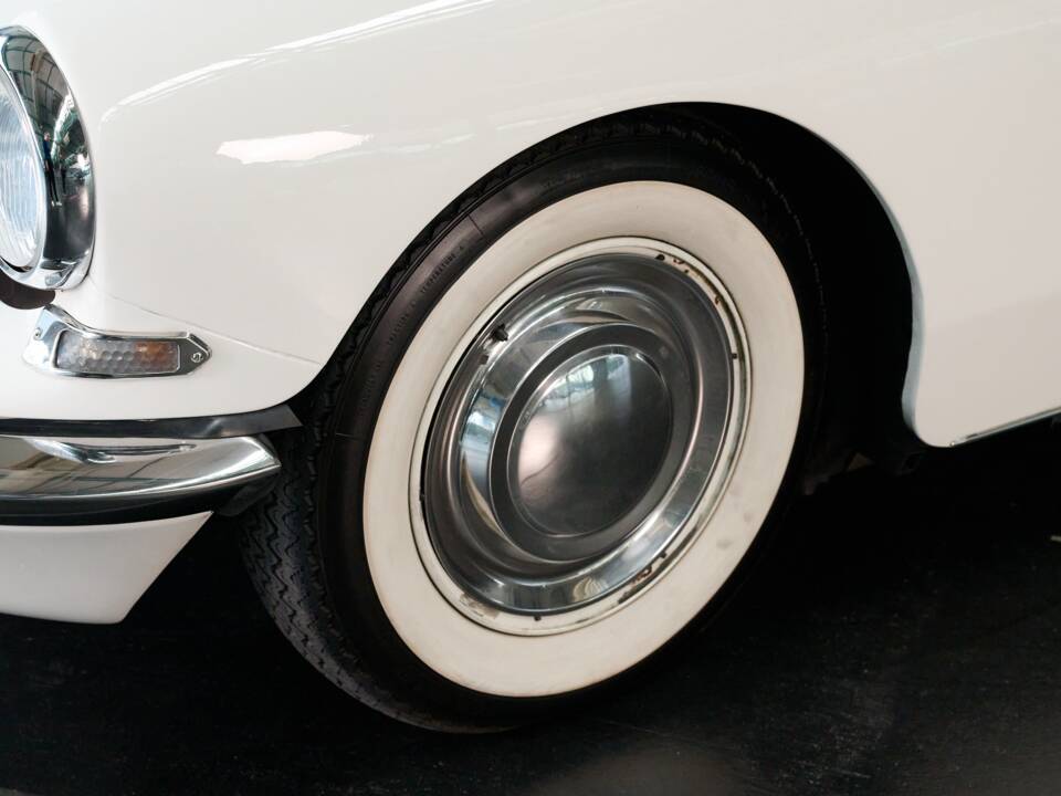 Bild 10/50 von Citroën DS 21 Pallas (1966)