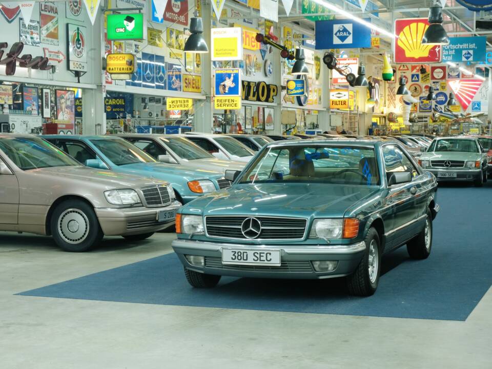 Bild 9/50 von Mercedes-Benz 380 SEC (1983)